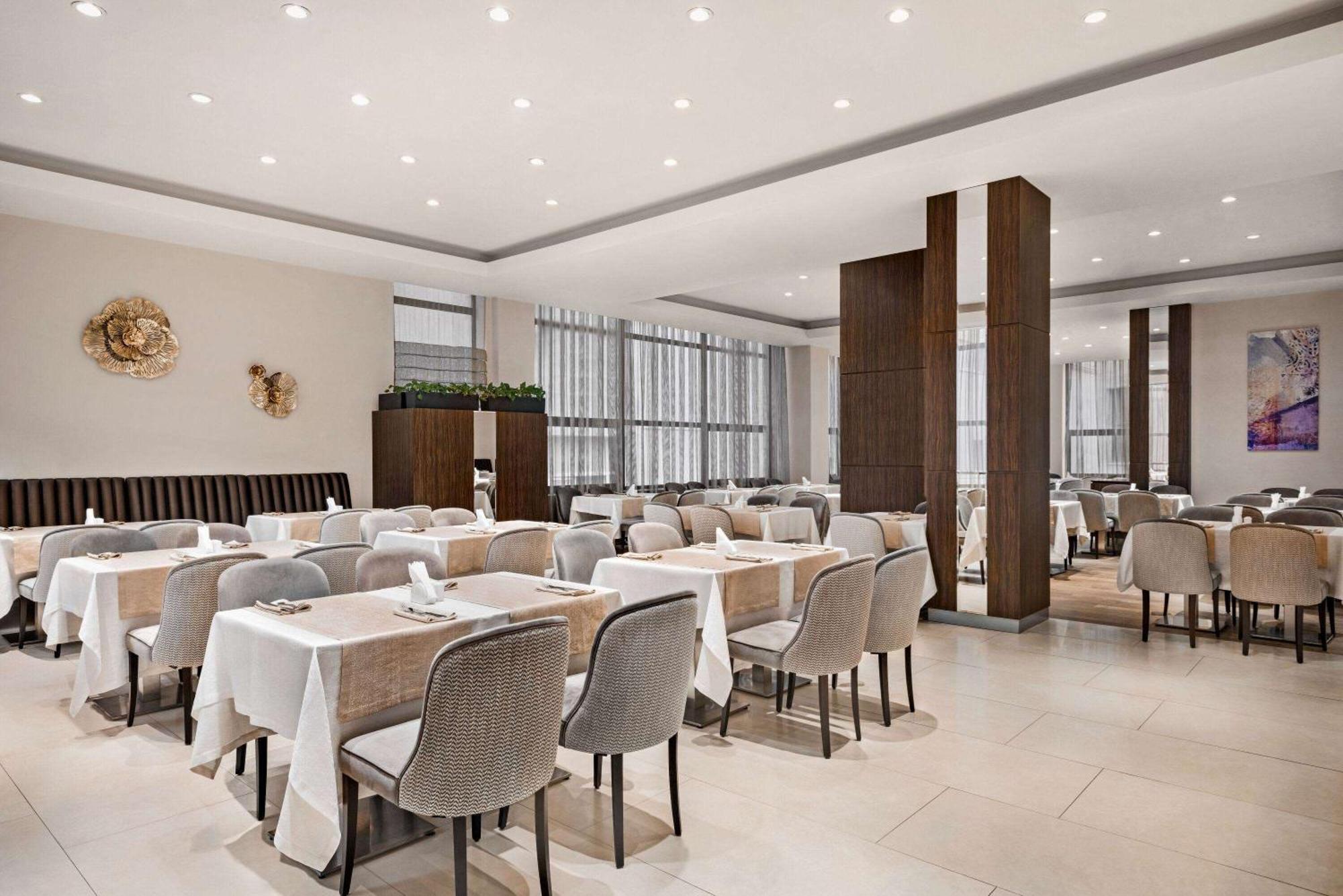 Ramada Hotel & Suites By Wyndham Erywań Zewnętrze zdjęcie
