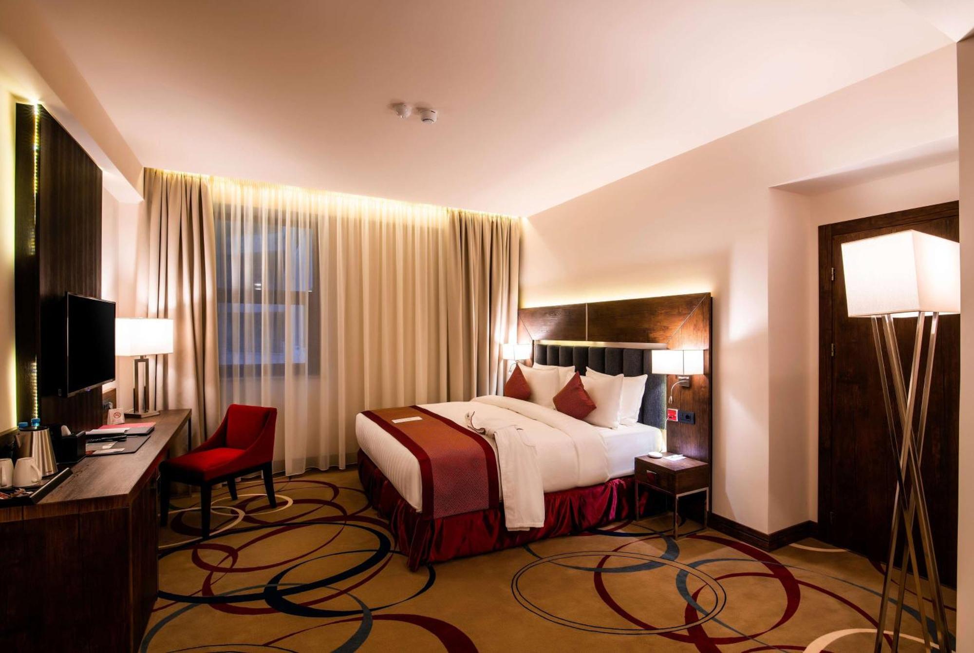 Ramada Hotel & Suites By Wyndham Erywań Zewnętrze zdjęcie