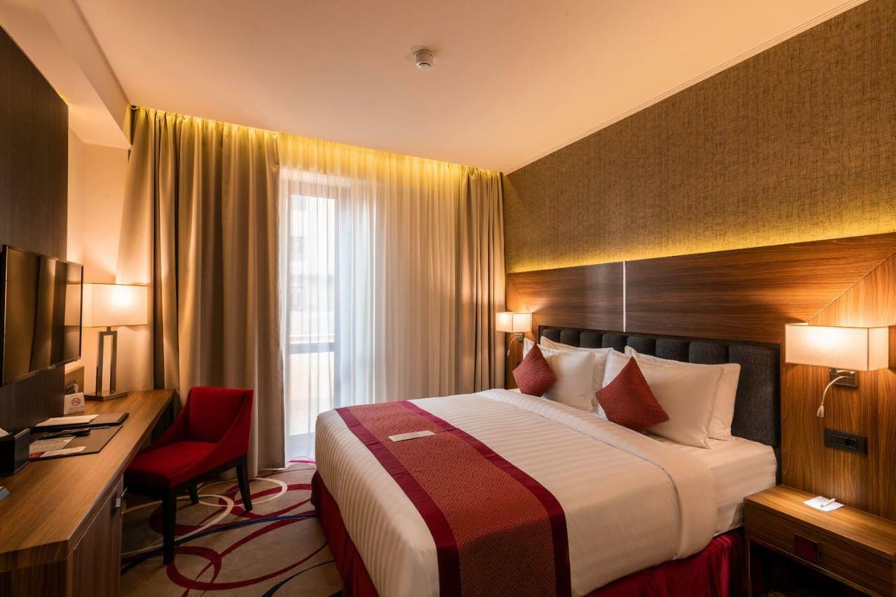 Ramada Hotel & Suites By Wyndham Erywań Zewnętrze zdjęcie