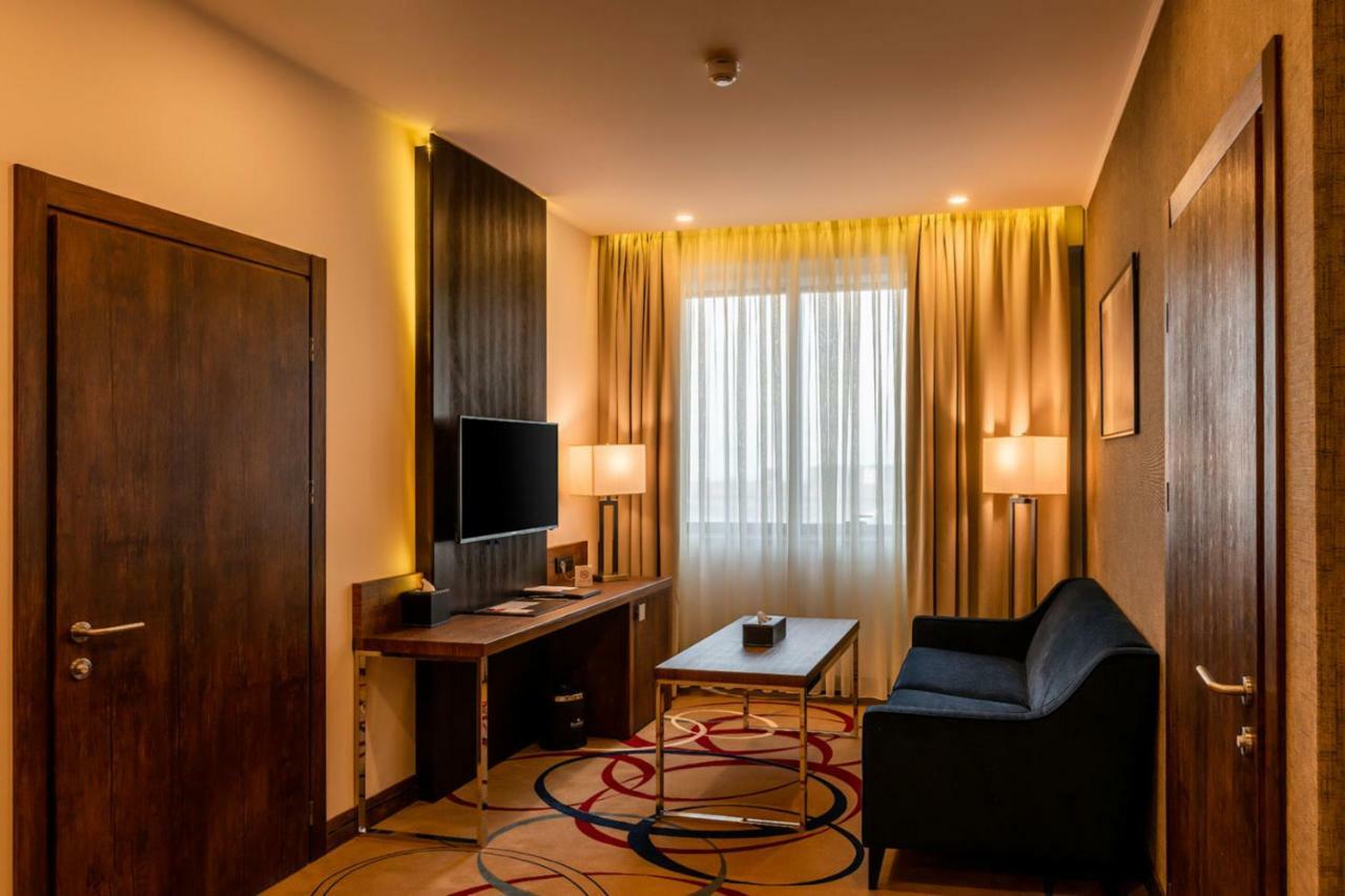 Ramada Hotel & Suites By Wyndham Erywań Zewnętrze zdjęcie