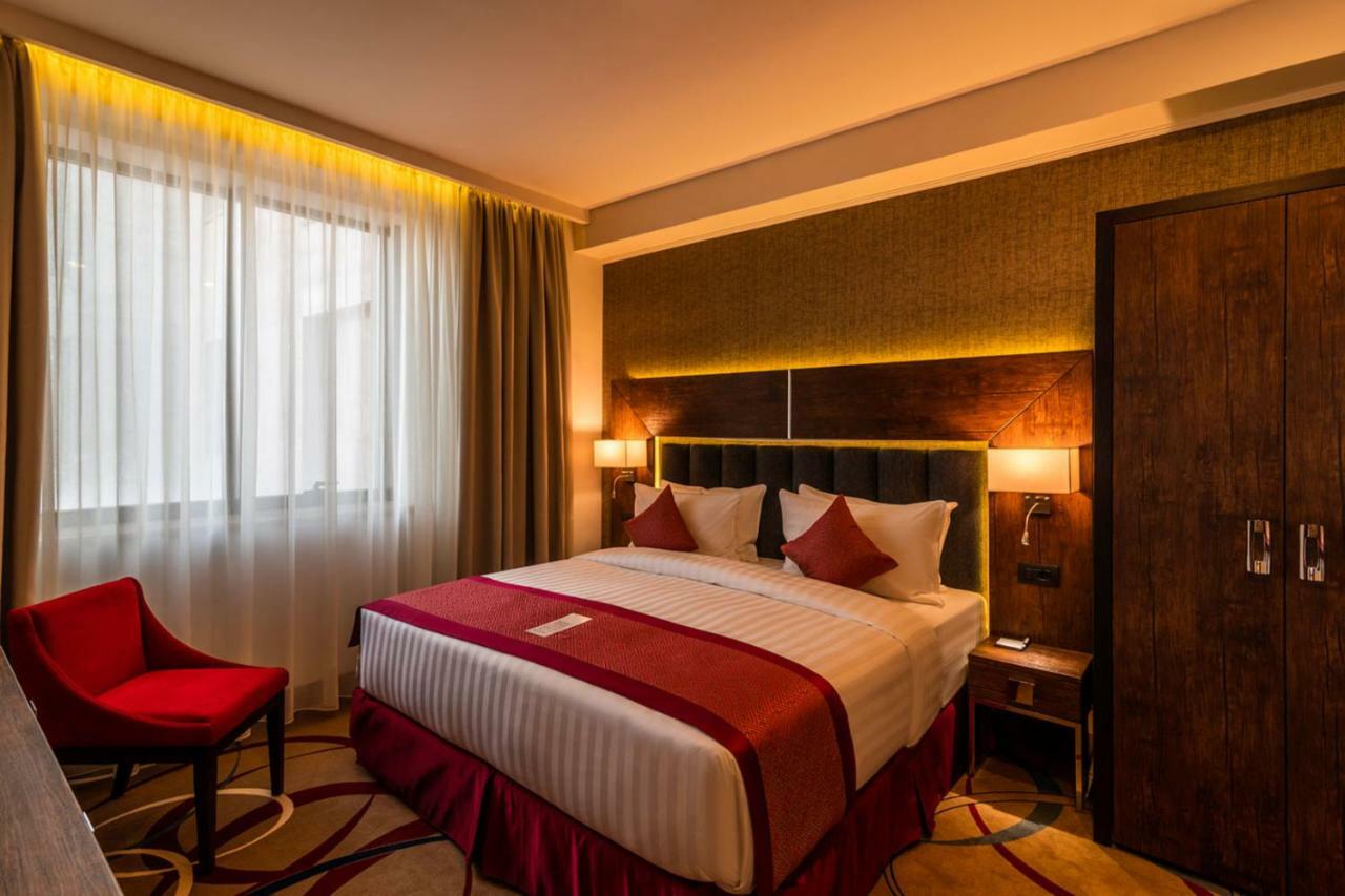 Ramada Hotel & Suites By Wyndham Erywań Zewnętrze zdjęcie