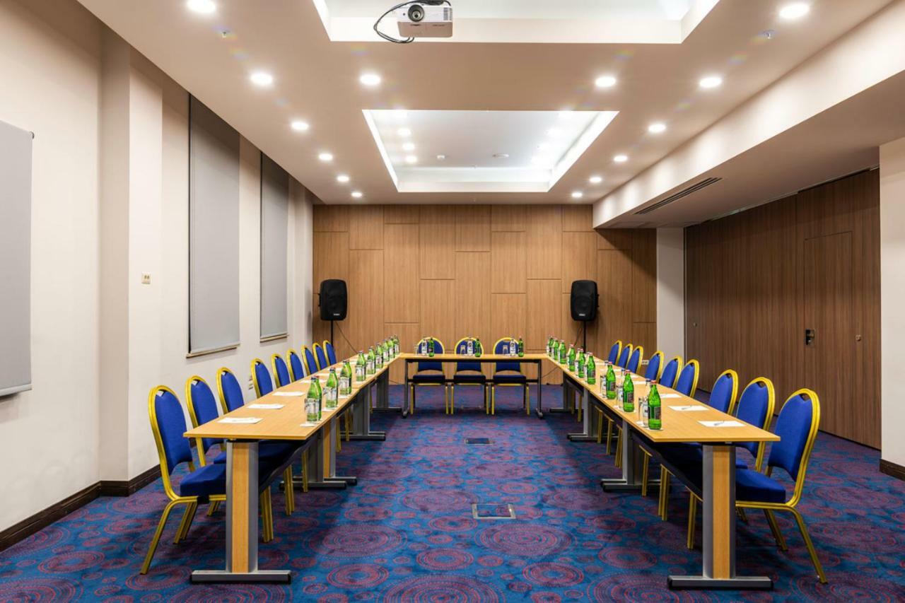 Ramada Hotel & Suites By Wyndham Erywań Zewnętrze zdjęcie
