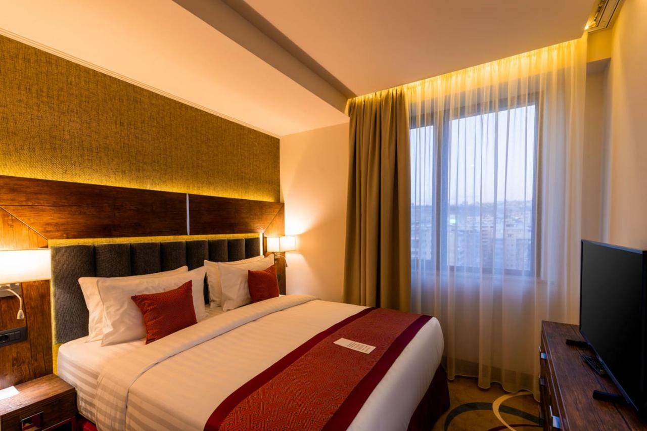 Ramada Hotel & Suites By Wyndham Erywań Zewnętrze zdjęcie