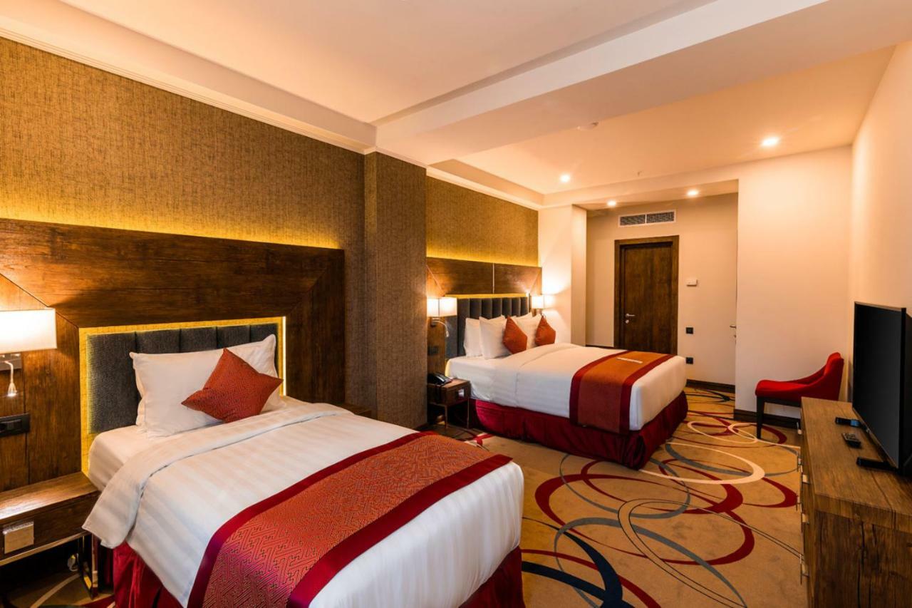 Ramada Hotel & Suites By Wyndham Erywań Zewnętrze zdjęcie