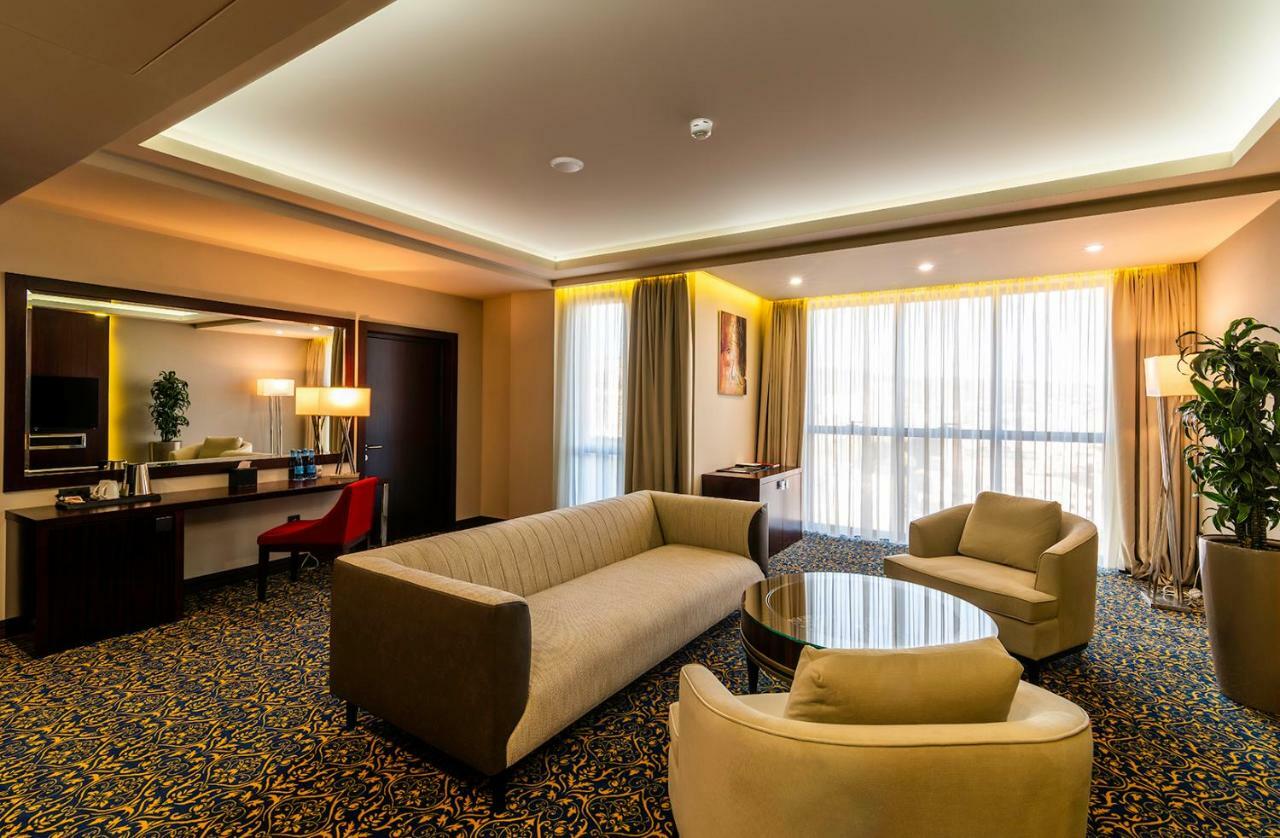 Ramada Hotel & Suites By Wyndham Erywań Zewnętrze zdjęcie